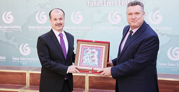 Yunus Emre Enstitüsü Kosova ile İşbirliğini Artırıyor