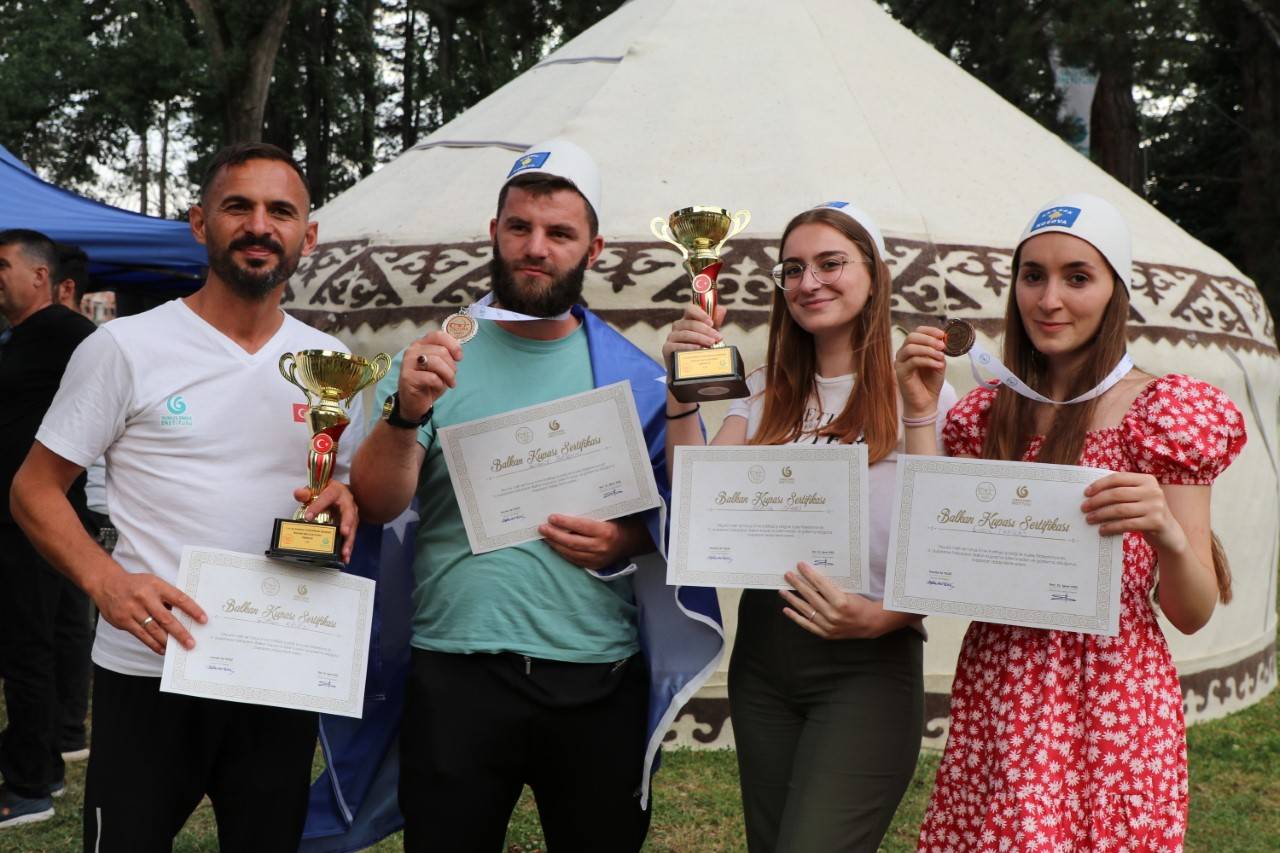 Kosovalı Okçular Kuzey Makedonya’dan 2 Kupa ve 2 Madalya ile Döndü
