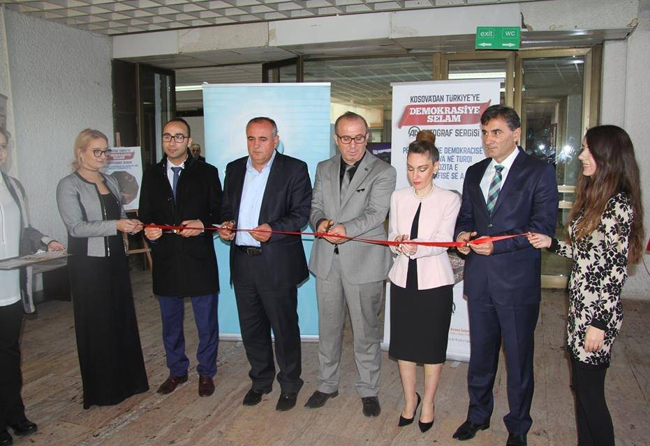 Darbe İzlerini Taşıyan Sergi Priştine'de Açıldı