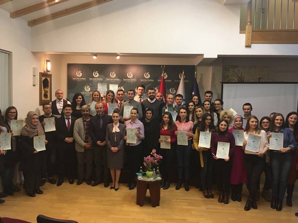 Yunus Emre Enstütüsünde Kursiyerlere Sertifikalar Verildi