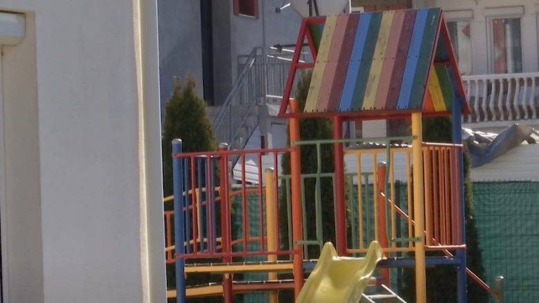 Mitroviça’da 5 Yaşında Çocuğa Tokat Atan Eğitmenin İşine Son Verildi