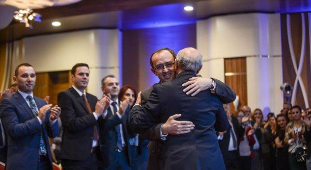 Hoti,  Yasadışı İstihdamlar Nedeniyle Hükümet’i Eleştirdi