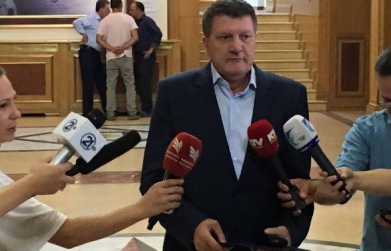 Zeka, Meclis Toplantısına Katılıyor