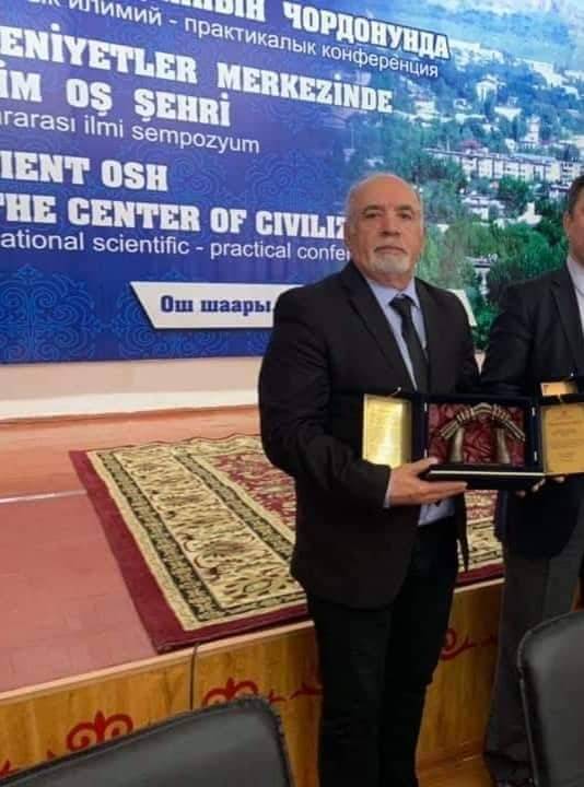 Zeynel Beksaç'a Kırgızistan'da Türksoy Basın Ödülü