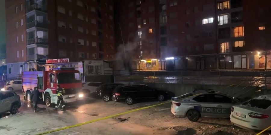 Priştine’nin Bir Semtindeki Binada Yangın Çıktı