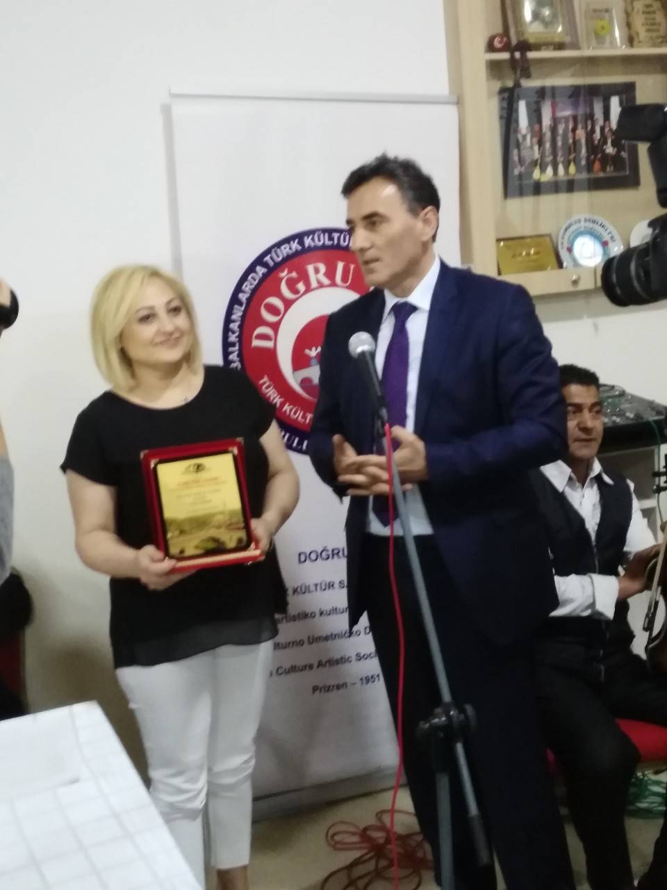 Güler Gündüz Hayırlı'ya Yılın Kadını' Ödülü